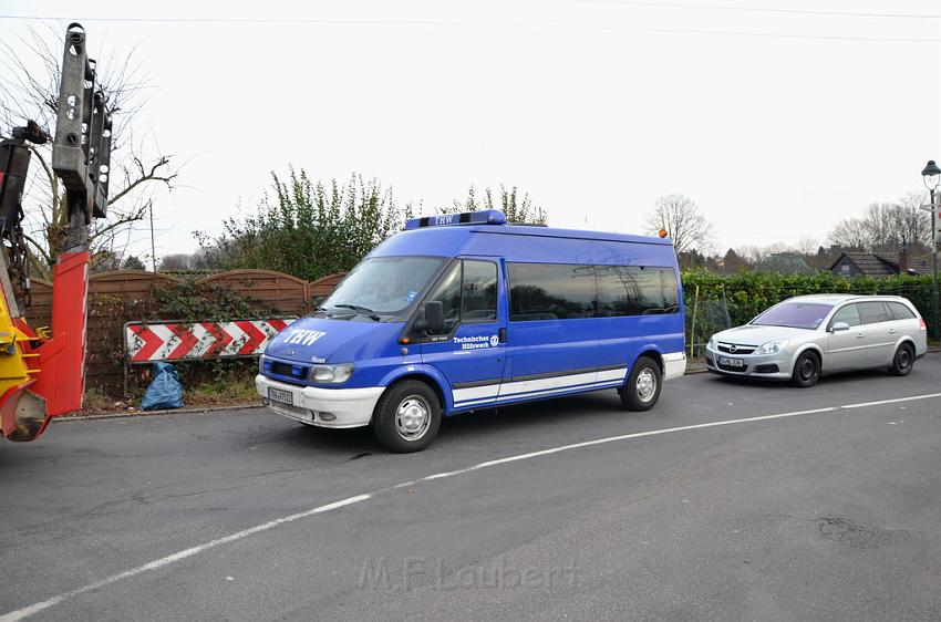 Schwerer VU Bus Zug Düsseldorf P259.JPG